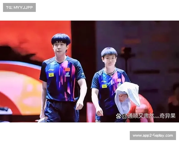 王楚钦调侃孙颖莎采访细节，队友互动展现日常训练趣味