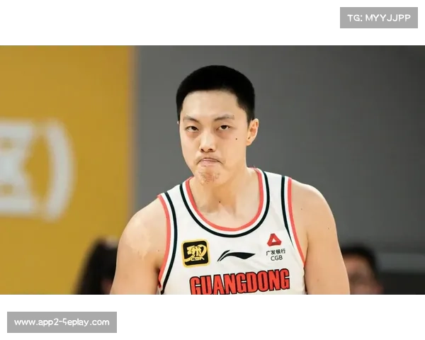 胡明轩状态低迷，失误频出困扰广东队